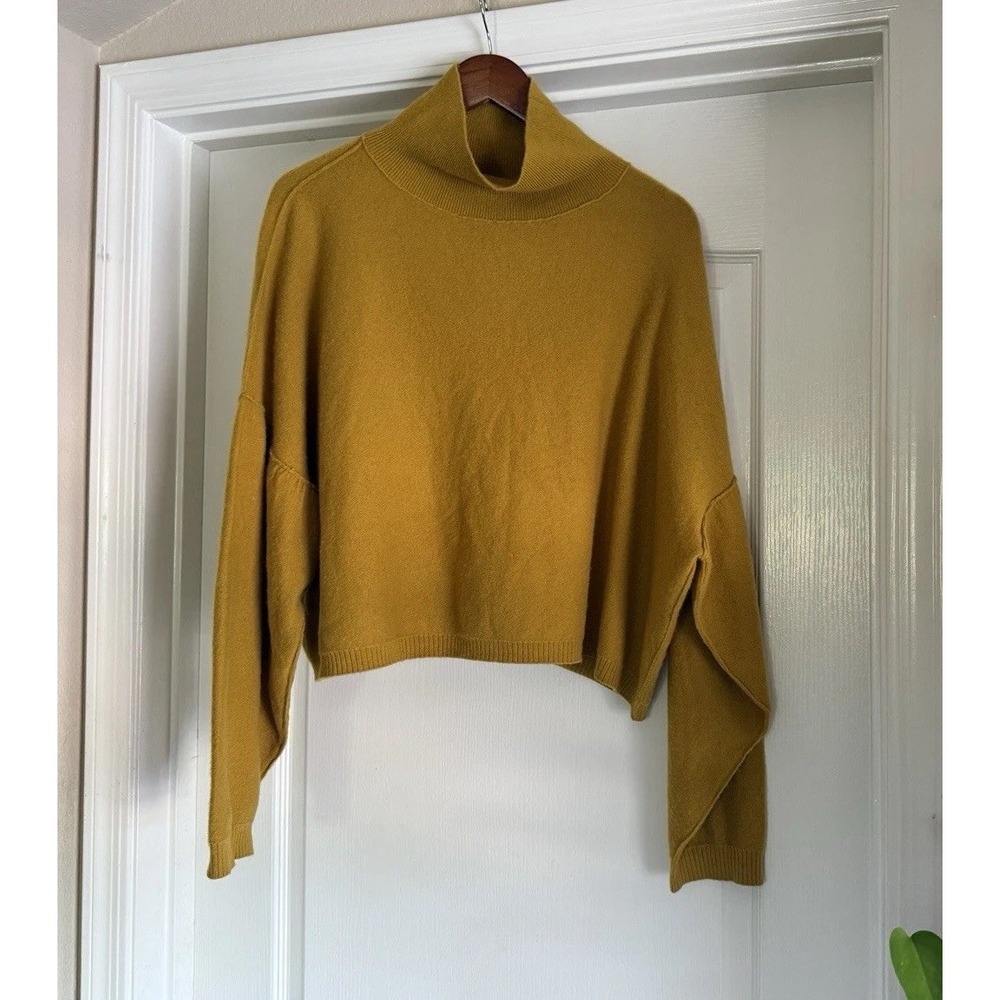 Free People 100% Cashmere Mustard Yellow Cropped Turtleneck Sweater Large